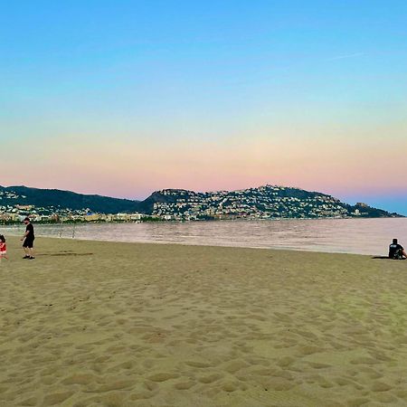 Roses Beach ภายนอก รูปภาพ